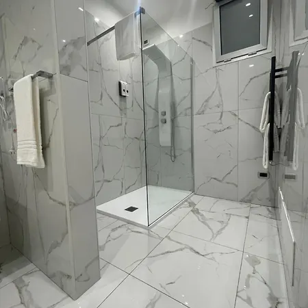 לינה וארוחת בוקר Rossini Luxury 3