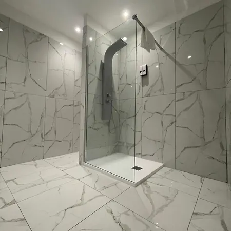 לינה וארוחת בוקר Rossini Luxury 3 קוסנזה