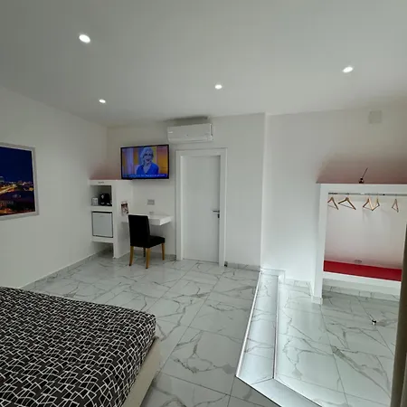 לינה וארוחת בוקר Rossini Luxury 3 4*