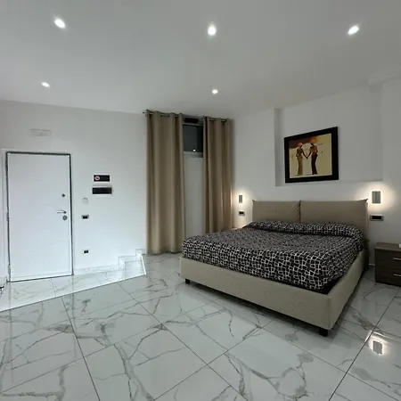 לינה וארוחת בוקר Rossini Luxury 3 קוסנזה