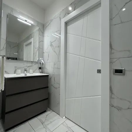 לינה וארוחת בוקר Rossini Luxury 3