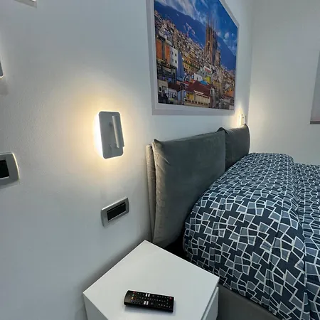 לינה וארוחת בוקר Rossini Luxury 3 קוסנזה